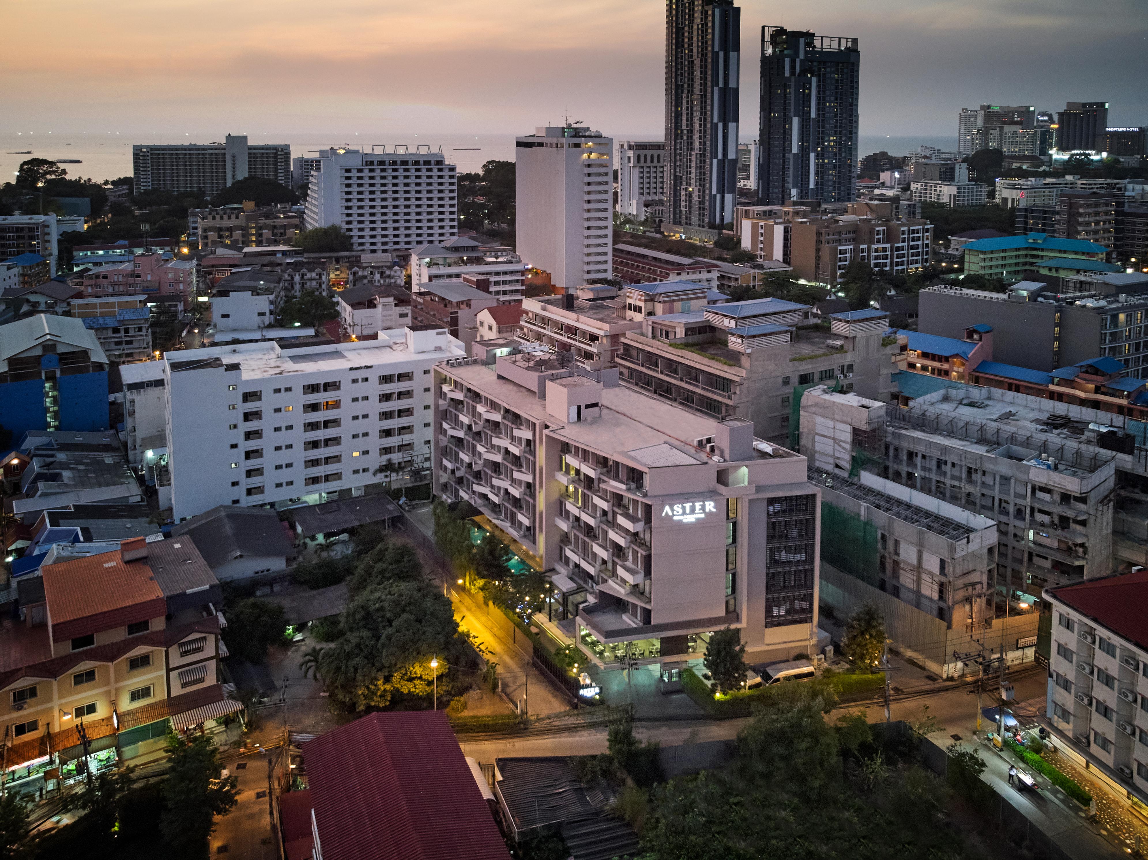 Aster Hotel And Residence By At Mind Pattaya Bagian luar foto